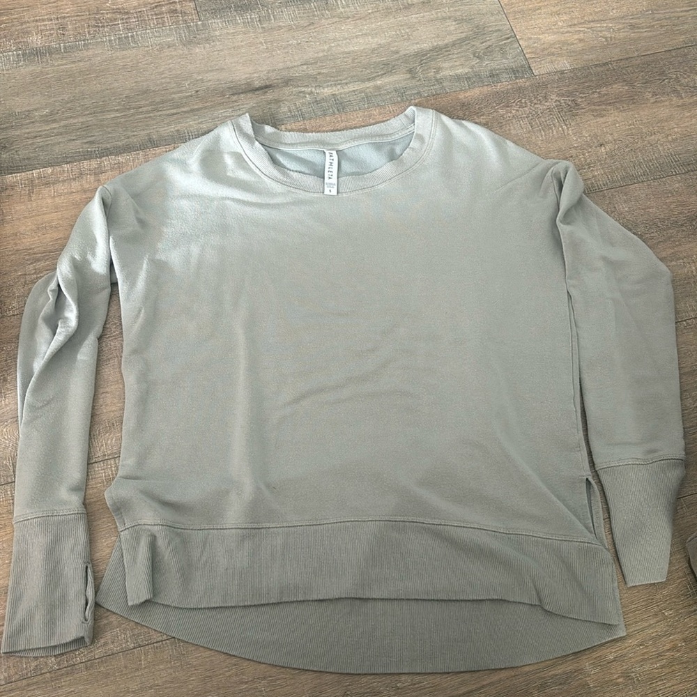 𝅺Athleta Crews Neck Sweater Size Small Light Green